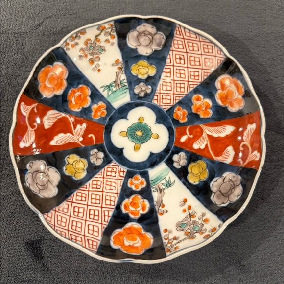 Imari bowl antique. Beautiful. Excellent condition. 8.5”